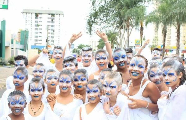  O Desfile Cívico de 7 de Setembro é um dos eventos que mais demandam dedicação da nossa equipe e dos nossos alunos. São semanas de ensaios e preparação das fantasias para o desfile tão aguardado.